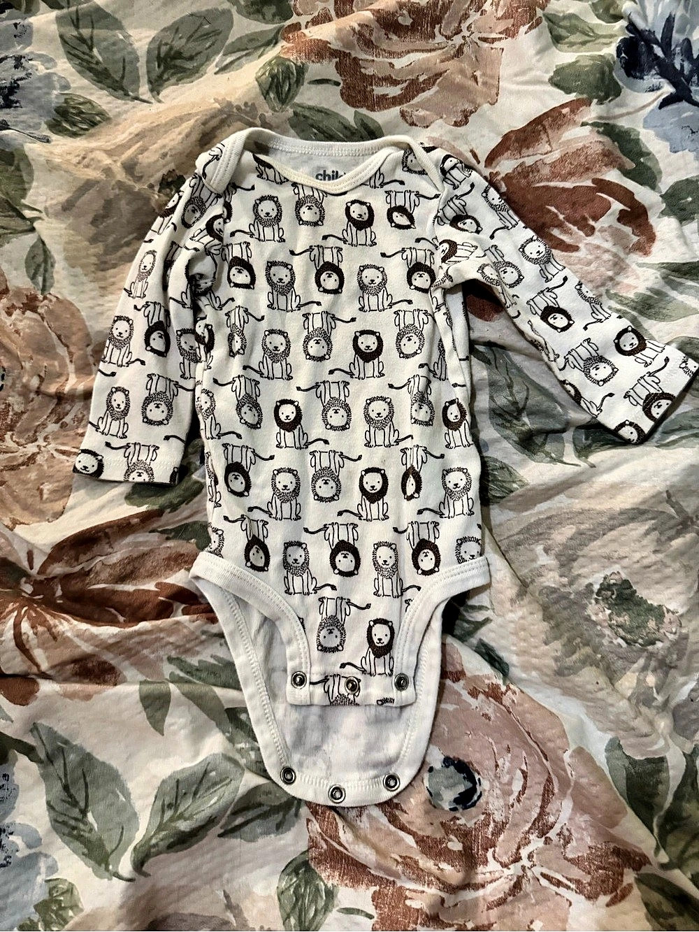 child of mine by carter's Lion Print Long Sleeve Bodysuit White & Black Baby 3-6